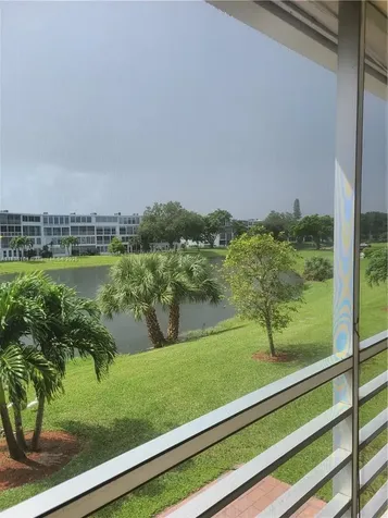82 Oakridge G Deerfield Beach FL 33442
