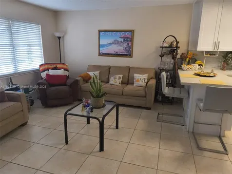 82 Oakridge G Deerfield Beach FL 33442