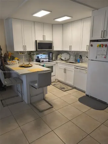 82 Oakridge G Deerfield Beach FL 33442