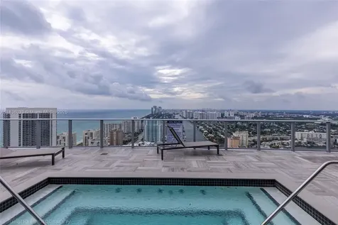 4010 S Ocean Drive Hollywood FL 33019