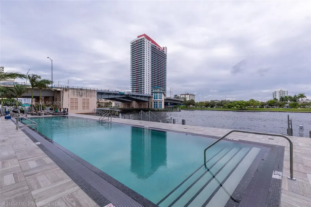 4010 S Ocean Drive Hollywood FL 33019