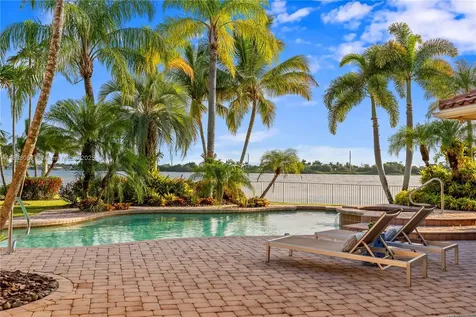 1504 NW 182nd Avenue Pembroke Pines FL 33029