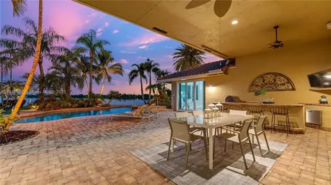 1504 NW 182nd Avenue Pembroke Pines FL 33029
