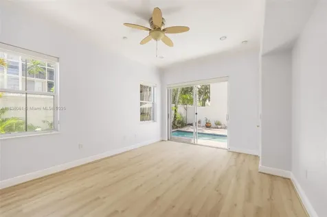 1571 Breakwater Terrace Hollywood FL 33019