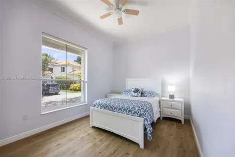 1571 Breakwater Terrace Hollywood FL 33019