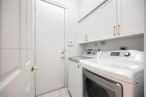 1571 Breakwater Terrace Hollywood FL 33019