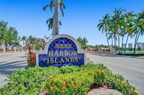1571 Breakwater Terrace Hollywood FL 33019