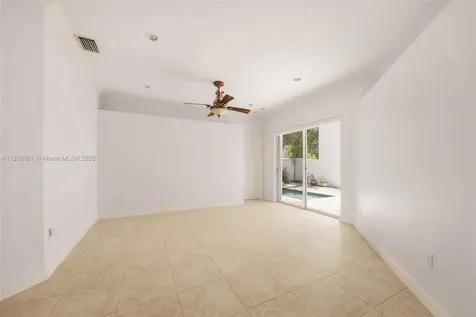 1571 Breakwater Terrace Hollywood FL 33019