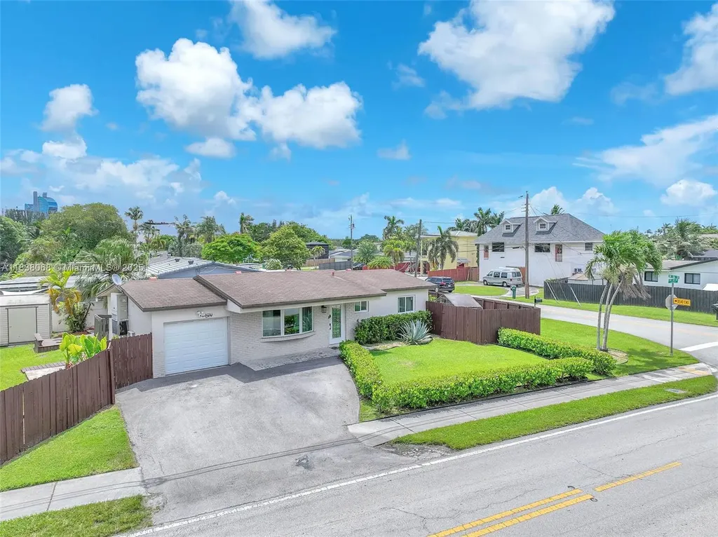5751 SW 56th Street Davie FL 33314