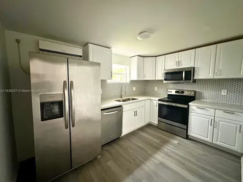 1645 NE 175th Street North Miami Beach FL 33162