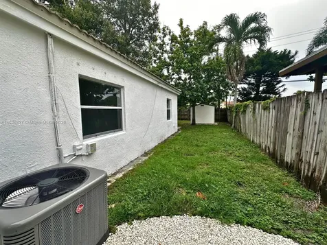 1645 NE 175th Street North Miami Beach FL 33162