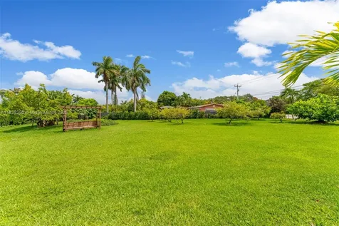10201 SW 62nd Street Miami FL 33173