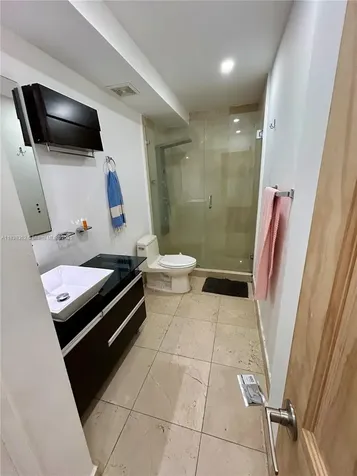 5401 Collins Avenue Miami Beach FL 33140