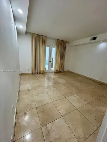5401 Collins Avenue Miami Beach FL 33140