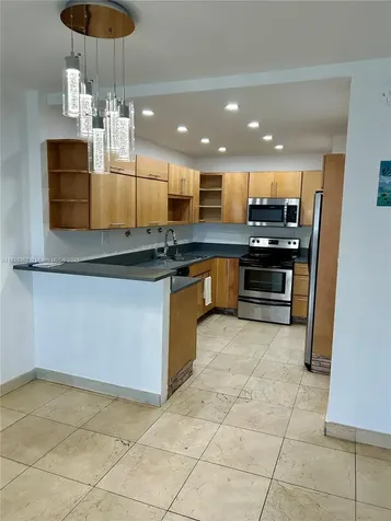 5401 Collins Avenue Miami Beach FL 33140