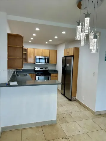 5401 Collins Avenue Miami Beach FL 33140