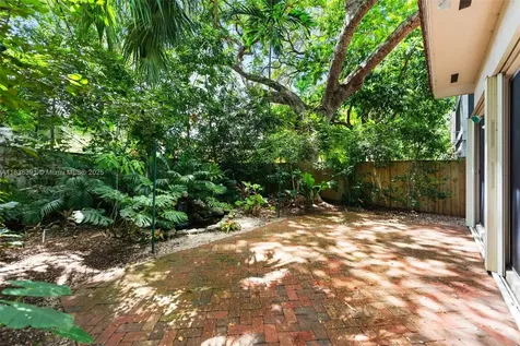 2794 SW 22nd Avenue Miami FL 33133