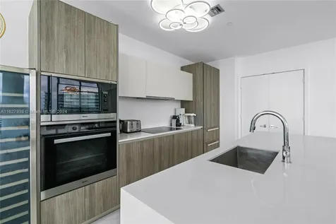 2900 NE 7th Avenue Miami FL 33137
