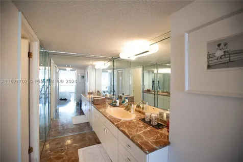 6039 Collins Avenue Miami Beach FL 33140