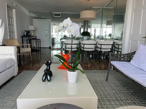 6039 Collins Avenue Miami Beach FL 33140