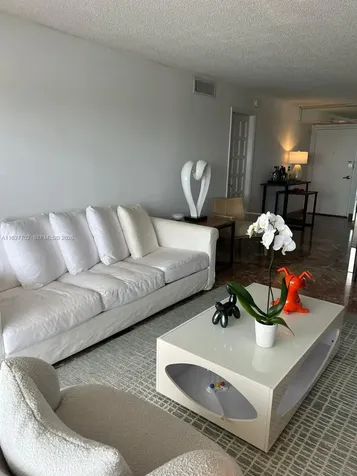 6039 Collins Avenue Miami Beach FL 33140