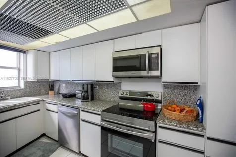 6039 Collins Avenue Miami Beach FL 33140