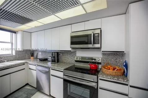 6039 Collins Avenue Miami Beach FL 33140
