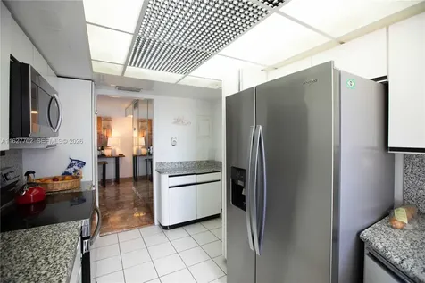 6039 Collins Avenue Miami Beach FL 33140
