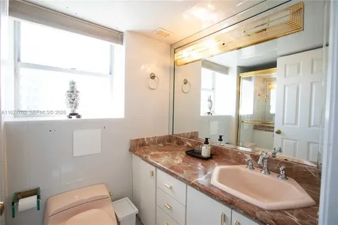 6039 Collins Avenue Miami Beach FL 33140