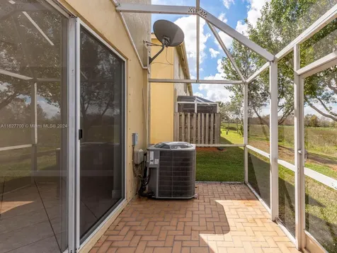 2277 Pasadena Way Weston FL 33327