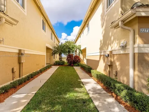 2277 Pasadena Way Weston FL 33327