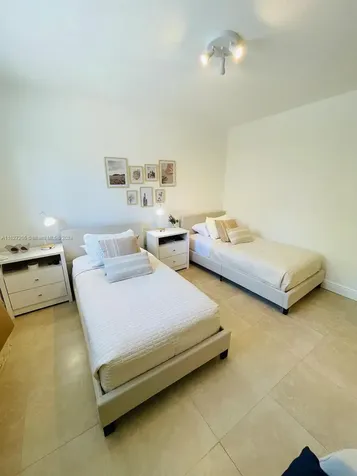 100 Sunrise Drive Key Biscayne FL 33149
