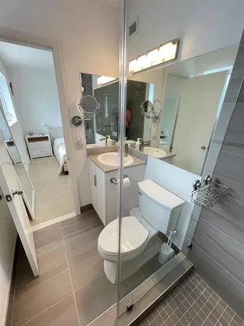 100 Sunrise Drive Key Biscayne FL 33149