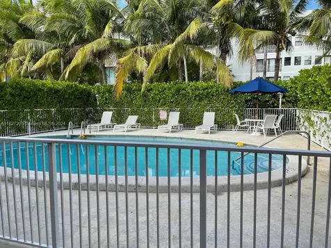 100 Sunrise Drive Key Biscayne FL 33149