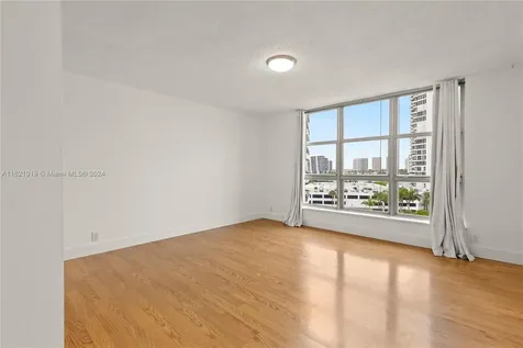3500 Mystic Pointe Drive Aventura FL 33180