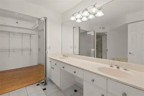 3500 Mystic Pointe Drive Aventura FL 33180