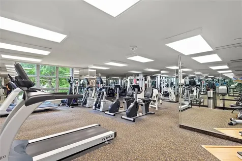 3500 Mystic Pointe Drive Aventura FL 33180