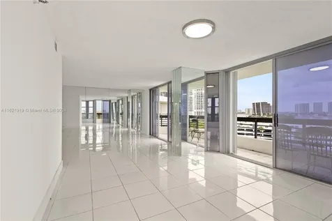 3500 Mystic Pointe Drive Aventura FL 33180