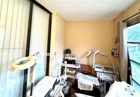 2831 Somerset Drive Lauderdale Lakes FL 33311