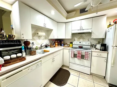 2831 Somerset Drive Lauderdale Lakes FL 33311
