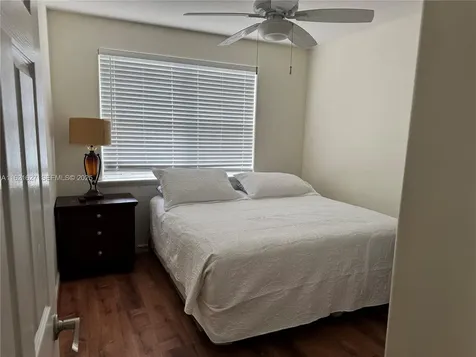 4866 NW 108th Passage Doral FL 33178