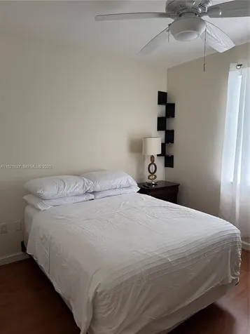 4866 NW 108th Passage Doral FL 33178