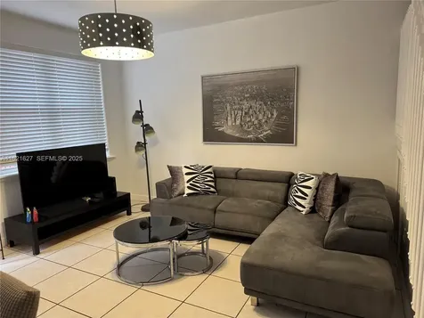 4866 NW 108th Passage Doral FL 33178
