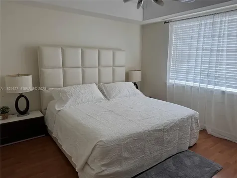 4866 NW 108th Passage Doral FL 33178