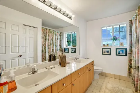 2531 Hunters Run Way Weston FL 33327