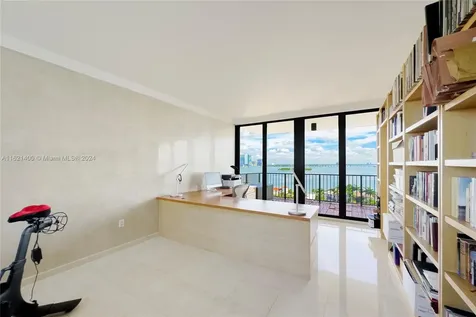 1000 Venetian Way Miami FL 33139