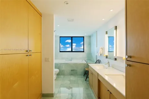 1000 Venetian Way Miami FL 33139