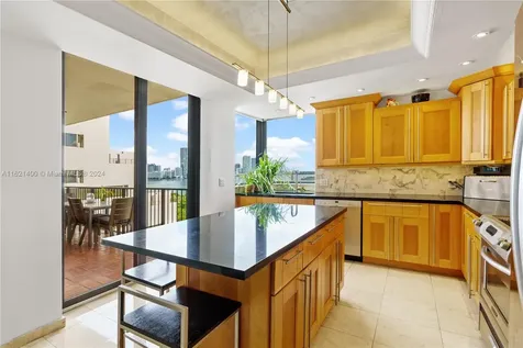 1000 Venetian Way Miami FL 33139