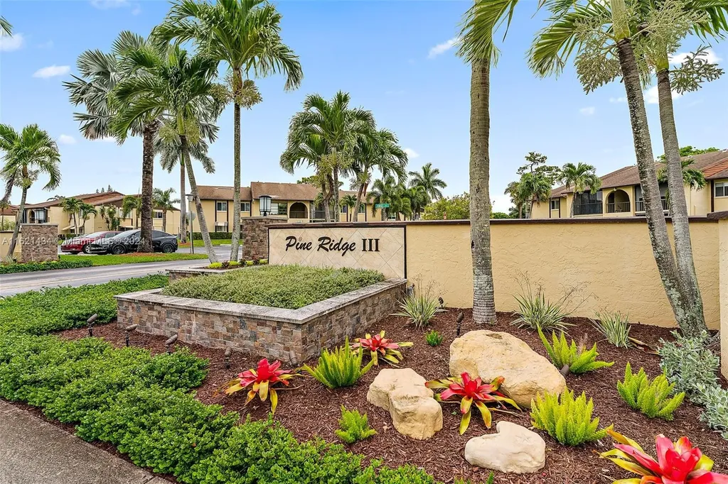 341 Pine Ridge Circle Green Acres FL 33463