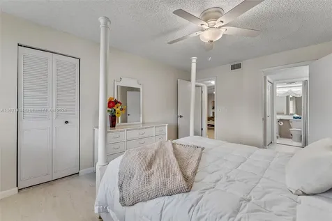 341 Pine Ridge Circle Green Acres FL 33463